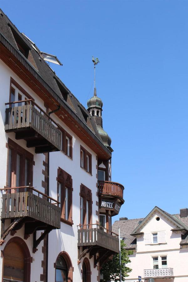 Hotel Neustaedter Hof 티티제-노이슈타트 외부 사진